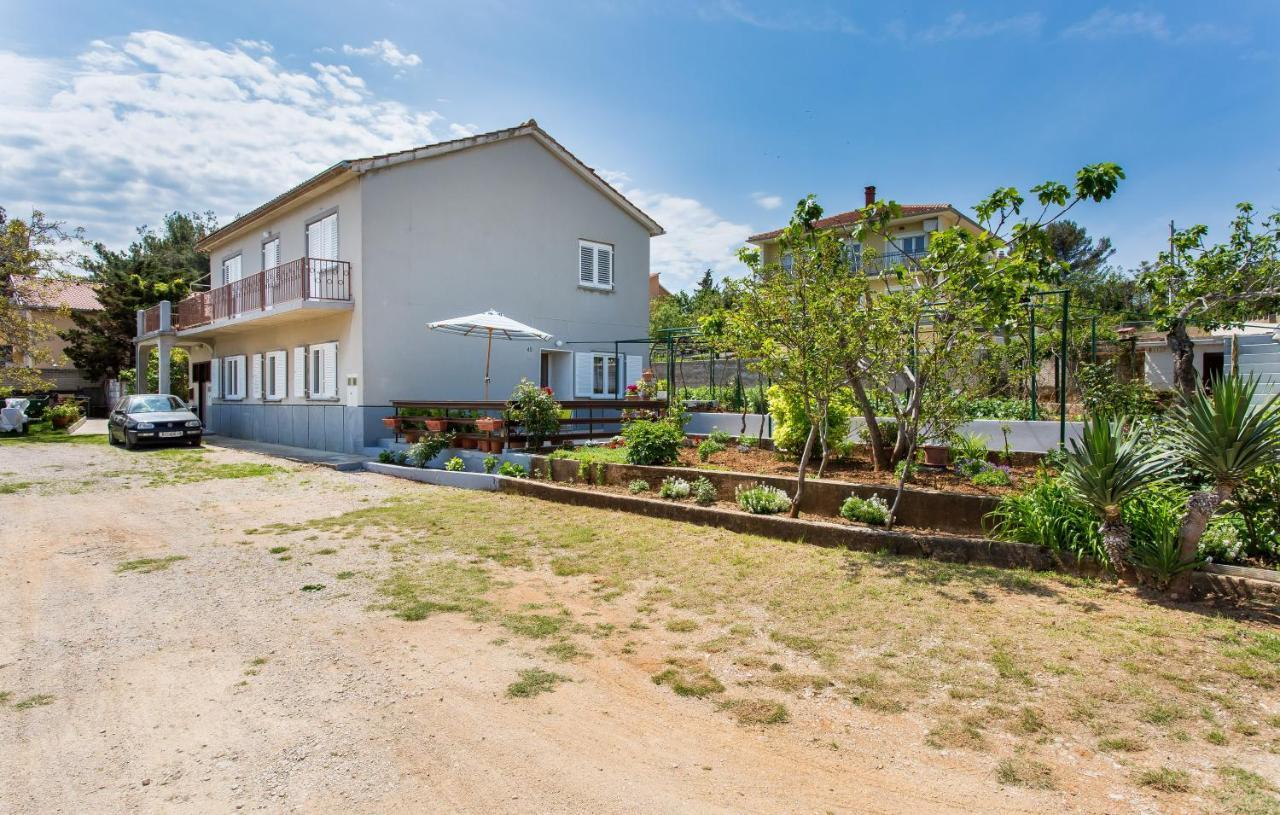 Appartment Rezika Silo  Bagian luar foto